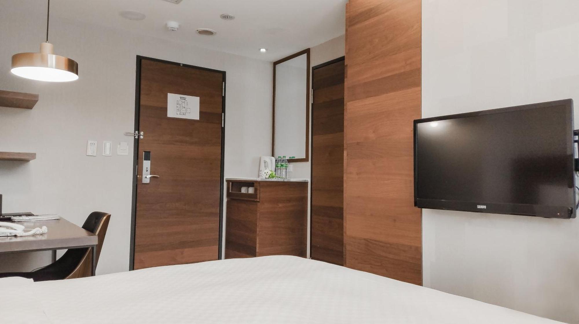 Check Inn Express Taipei Station Экстерьер фото