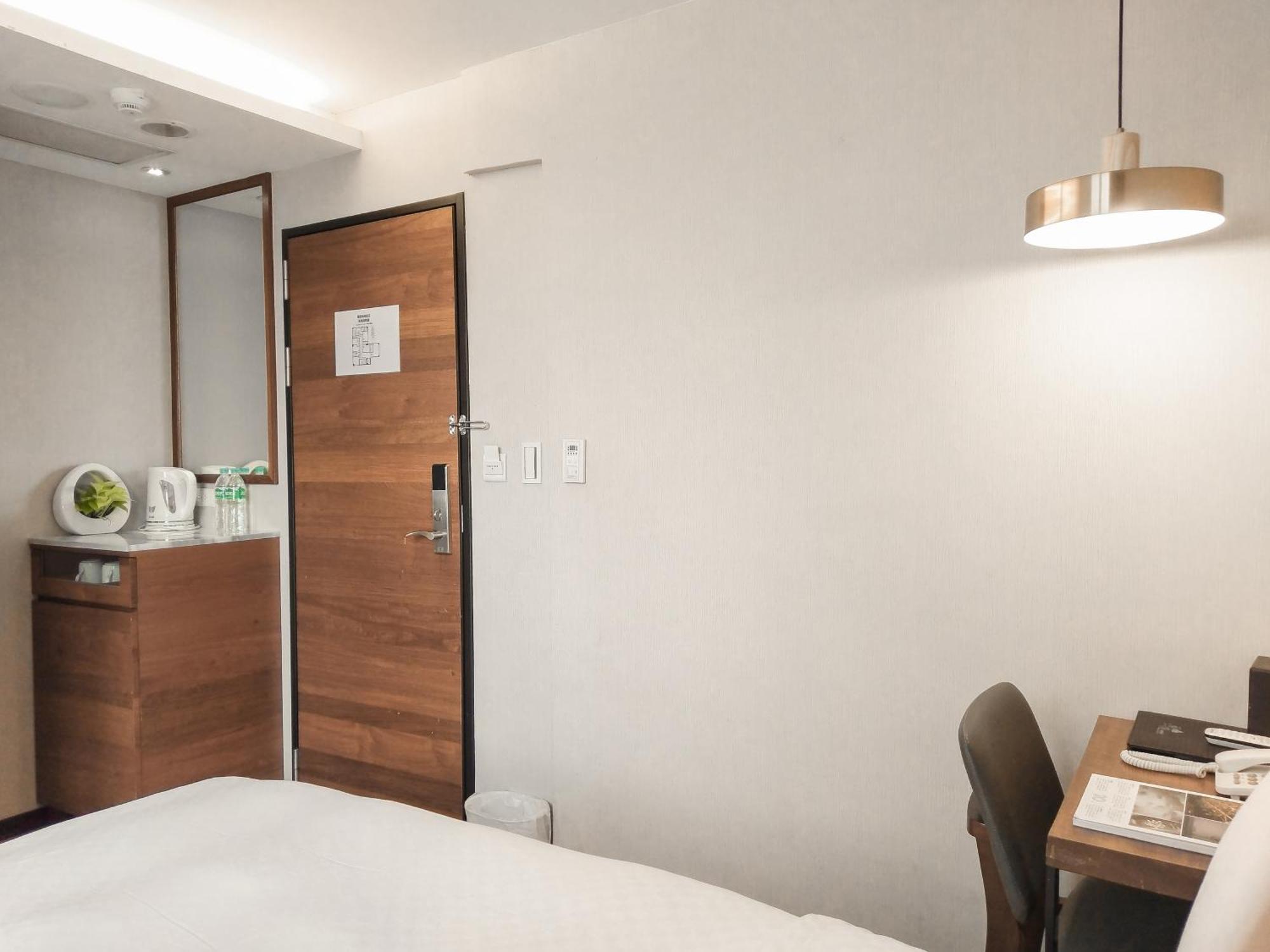 Check Inn Express Taipei Station Экстерьер фото